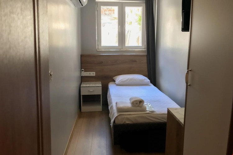 Standard Room (1 Person)