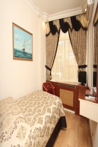 Standard Room (1 Person)