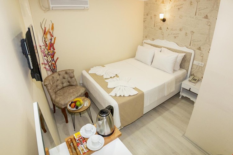 Economy Room