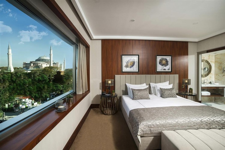 Superior Room, City View