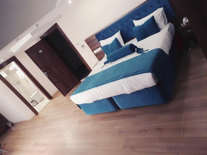 Penthouse (Balcony, Kitchen)