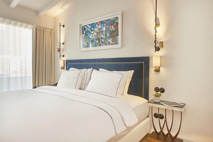 Suit Teras Katı Oda