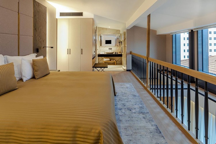 Deluxe Penthouse Room