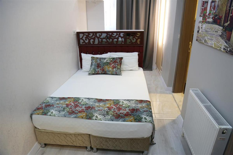 Standard Room (1 Person)