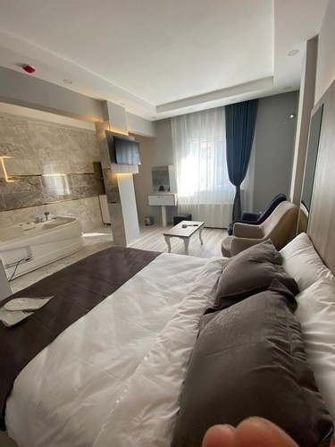 Suite Room (Jacuzzi)