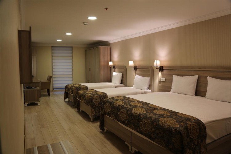 Standard Room (4 Person)