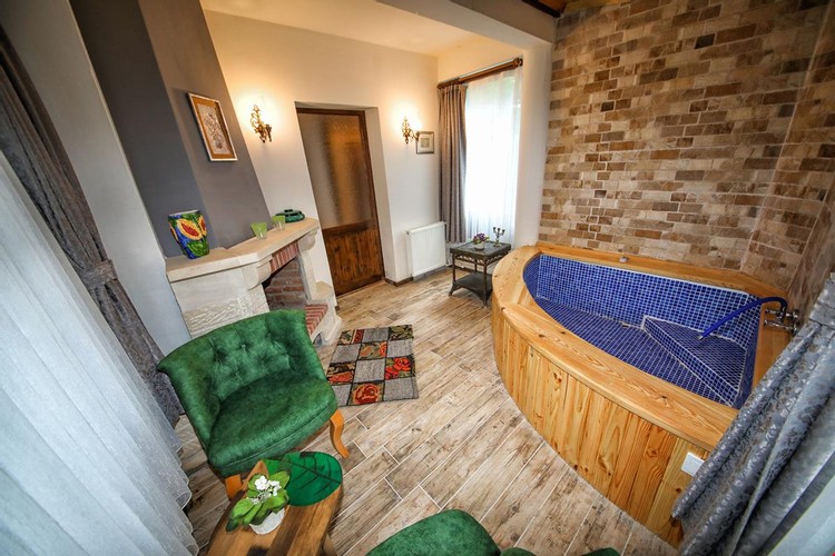 King Suit Deluxe Oda