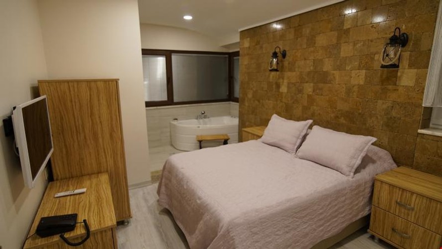 Deluxe Room (Jacuzzi)