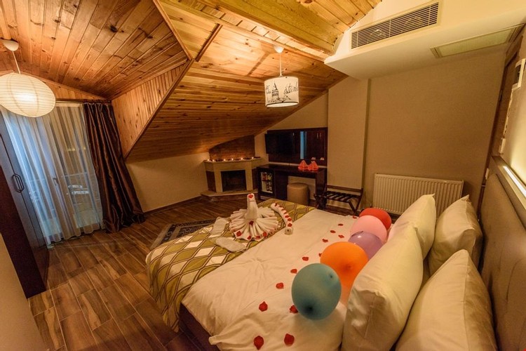 Roof Penthouse Room, River View