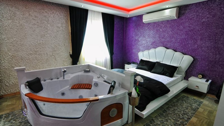 Superior Room (Jacuzzi)