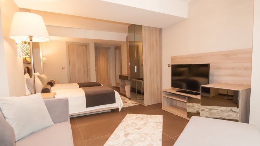 Deluxe Iki Ayrı Yataklı Oda