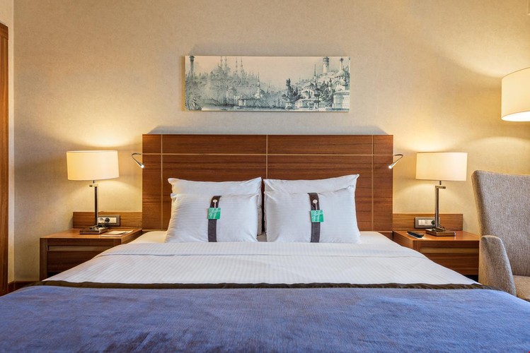 Deluxe Oda, Kara Manzaralı