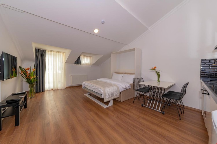 Terrace Room, City View (Terrace)