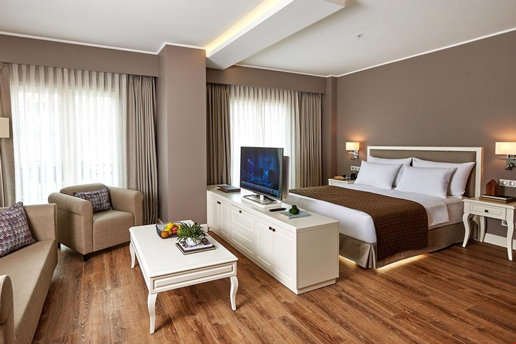 Teras Oda, Kara Manzaralı (Teraslı)