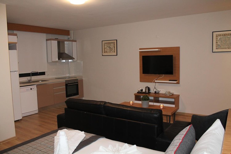 Suite Room, Land View