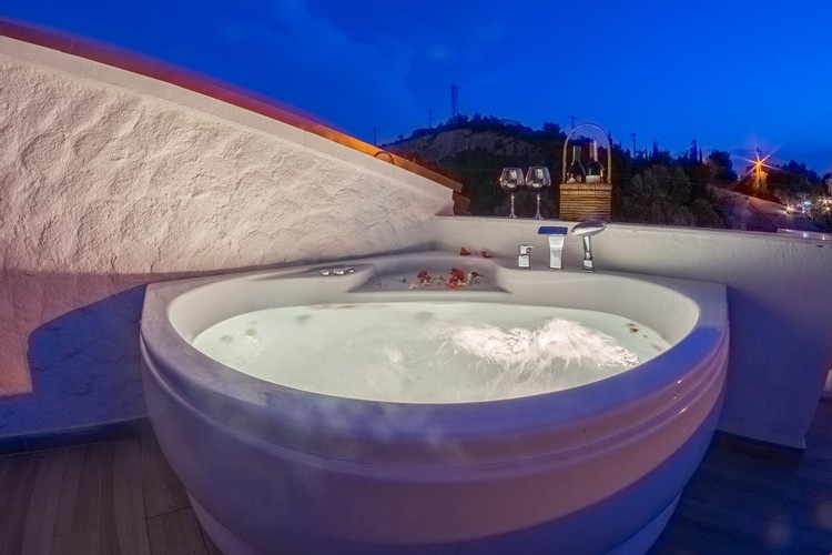 Çatı Teras Katı Oda (Jakuzi)