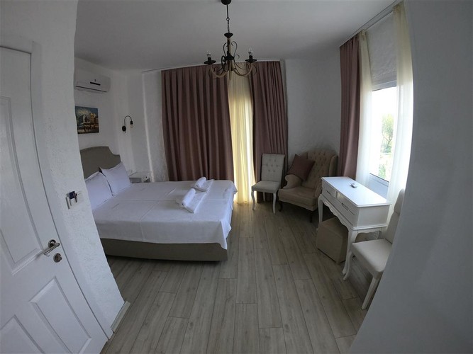 Deluxe Room, Garden View (Balcony)