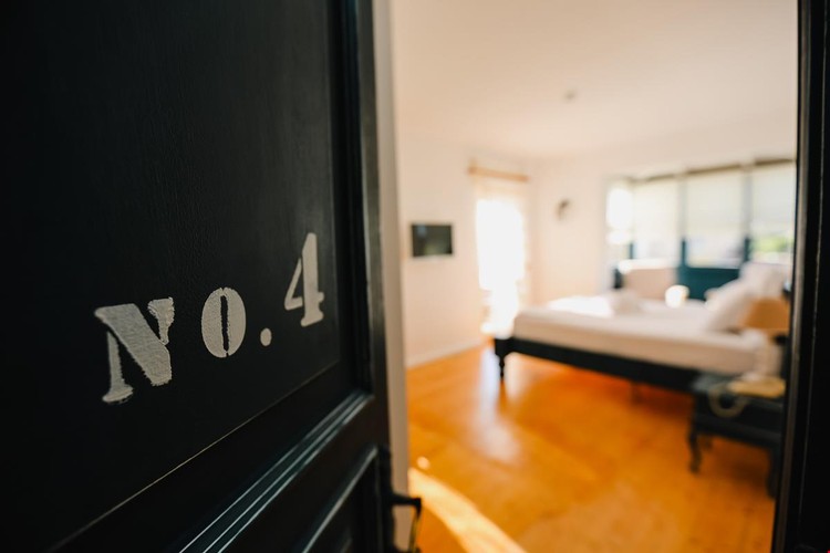 Deluxe Oda, Havuz Manzaralı