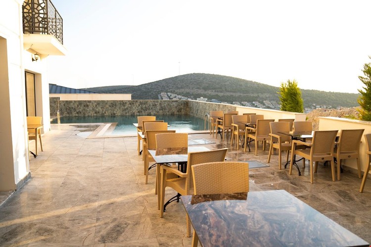 Suit Teras Oda (Teraslı)