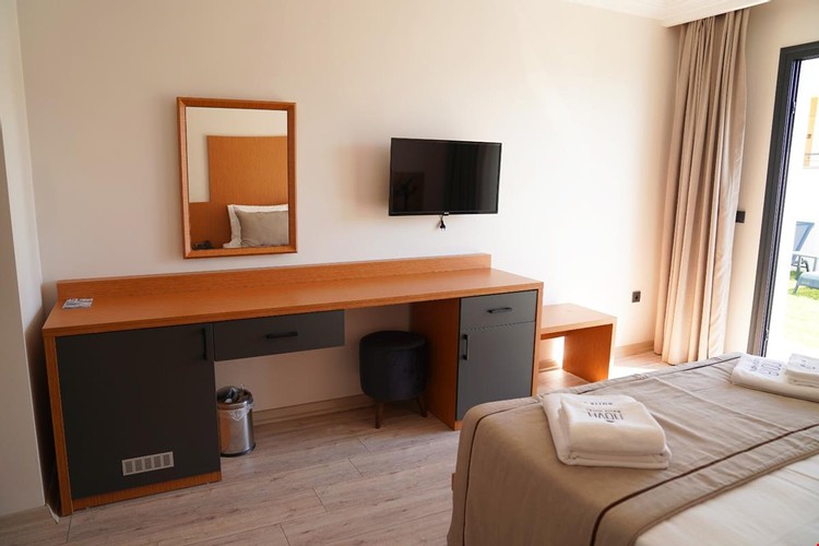 Deluxe Oda, Havuz Manzaralı (Teraslı)