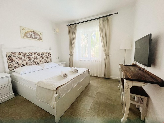 Deluxe Oda, Havuz Manzaralı