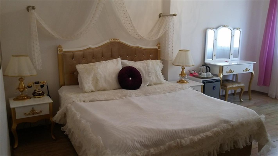 Deluxe Room, Land View