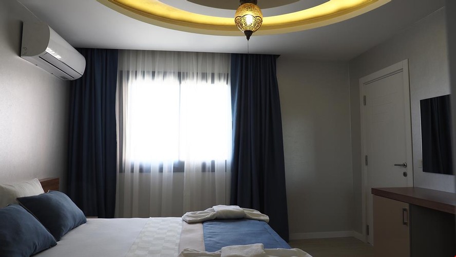 King Suite Honeymoon Room