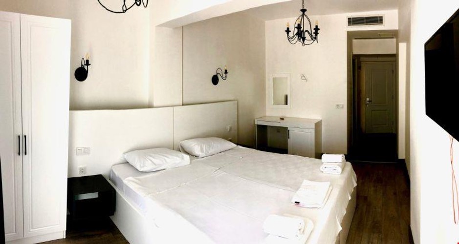 Family Room, Land View (Balcony)