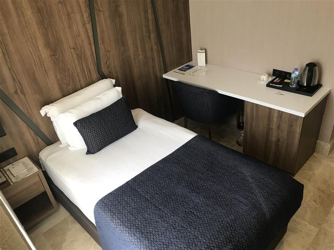 Standard Room (1 Person)