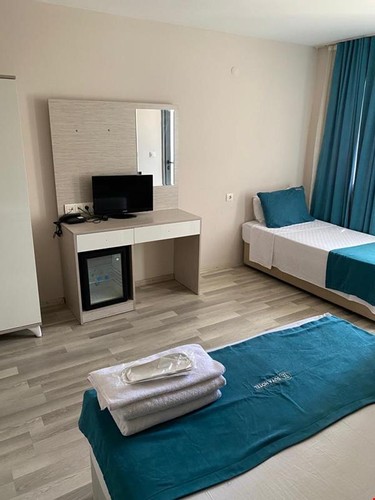 Luxury Room, Land View