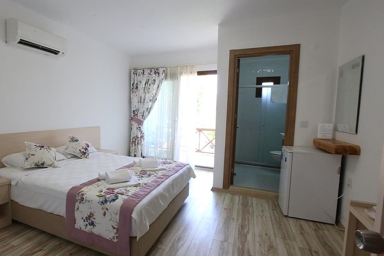 Standard Room, Land View