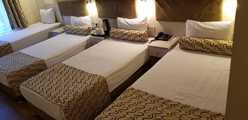 Standard Room (4 Person)