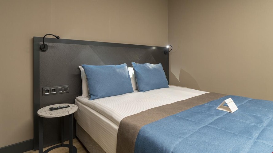 Superior Room, Viewless