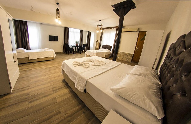 Standard Room (3 Person)