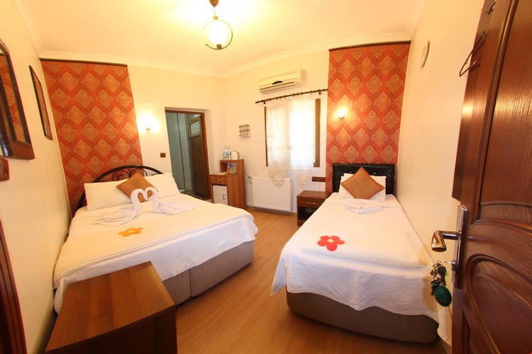 Family Room (3 Person)