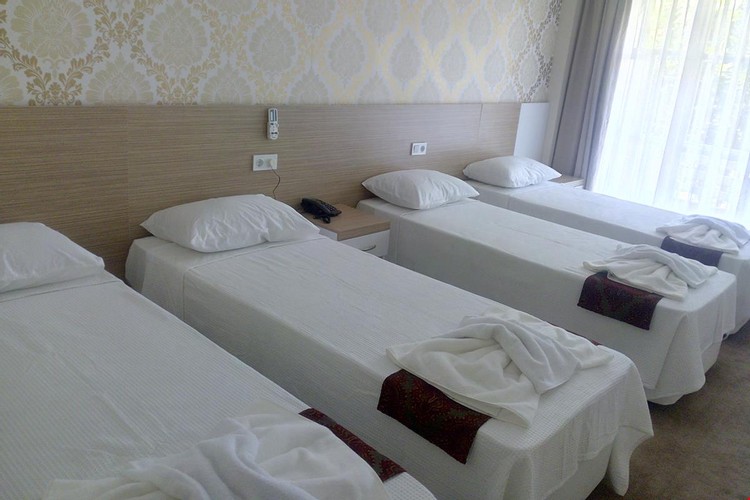 Standard Room (4 Person)