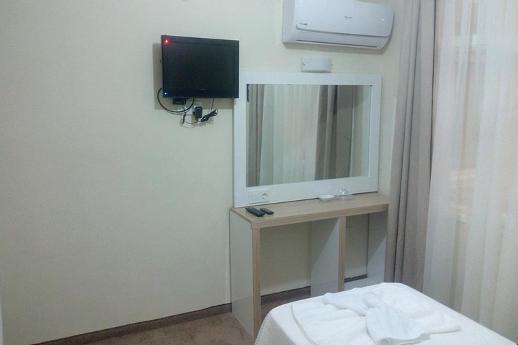 Economy Room (1 Person)