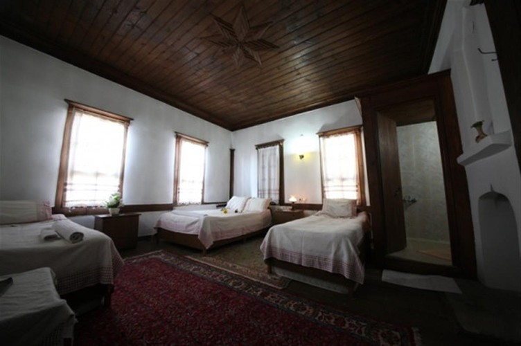Standard Room (4 Person)