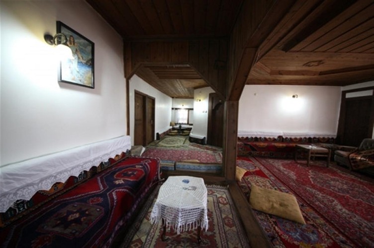 Standard Room (3 Person)