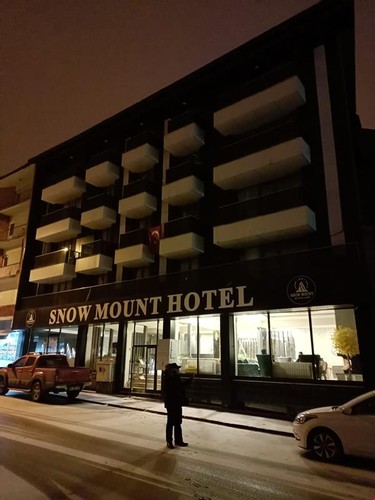Snow Mount Hotel