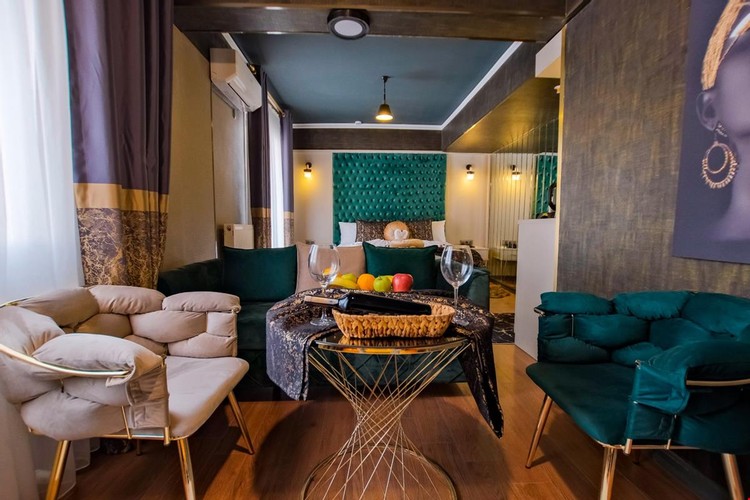 Honeymoon Suite Room