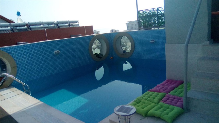 Royal Çatı Teras Katı Oda, Havuz Manzaralı (Teraslı)