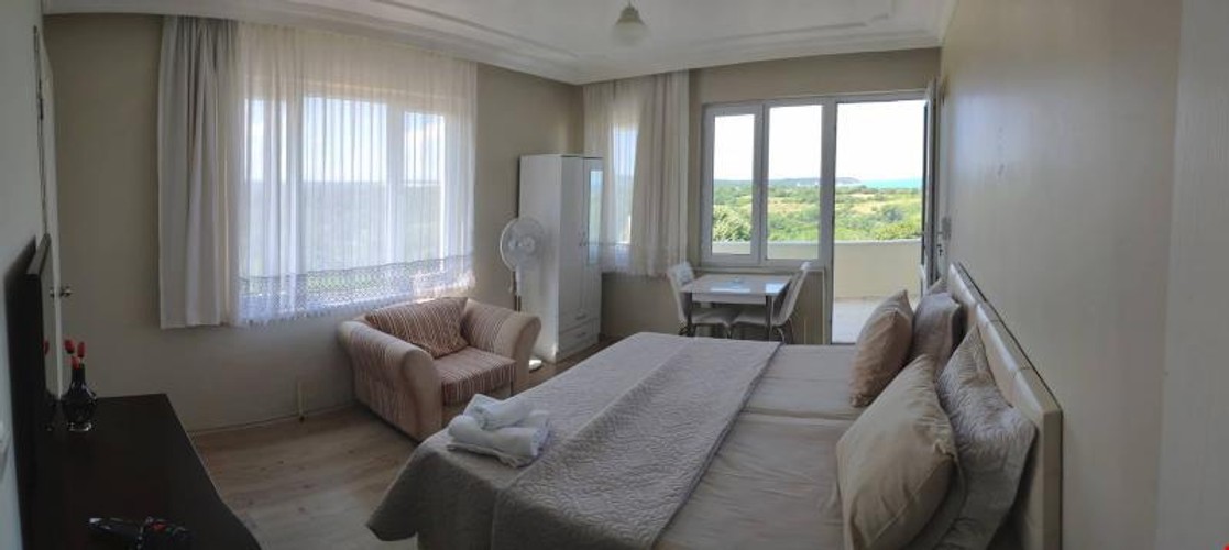 Deluxe Room (Balcony)