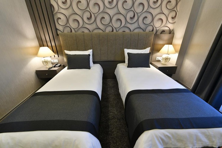 İki Ayrı Yataklı Oda