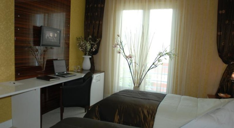 Ekonomik Iki Ayrı Yataklı Oda