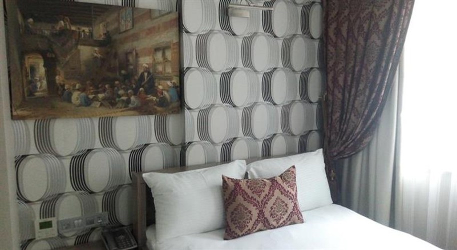 Standard Room (1 Person)