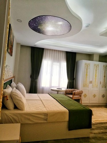 Suit Oda, Havuz Manzaralı