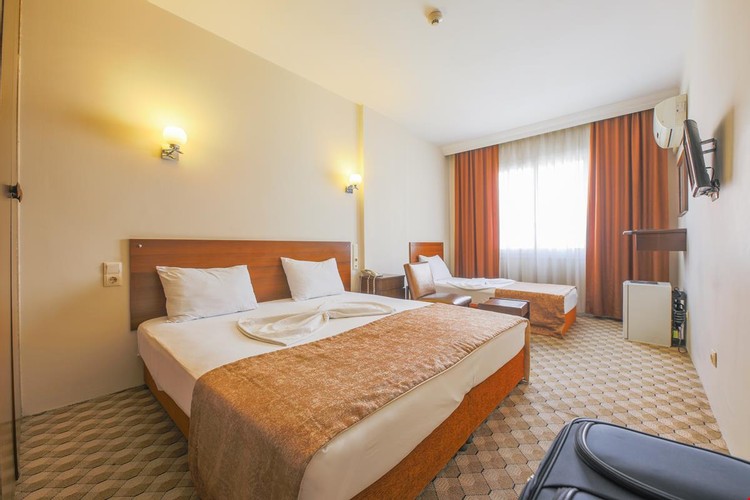 Standard Room (3 Person)