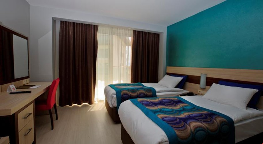 Standard Room, Land View