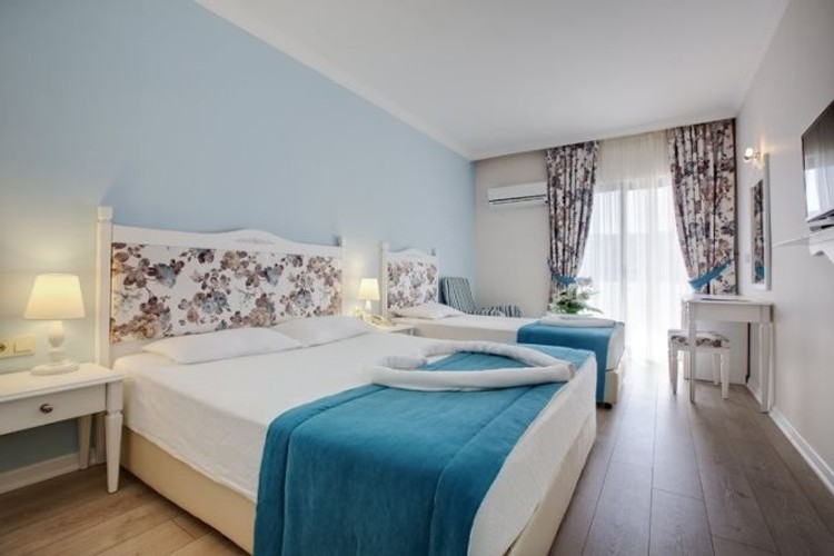 Standard Room, Land View